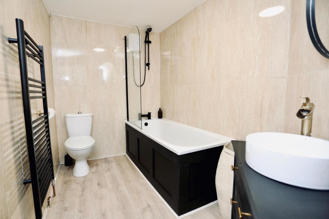 Cwm Seren - Luxury Apartment 克里克豪厄尔 外观 照片