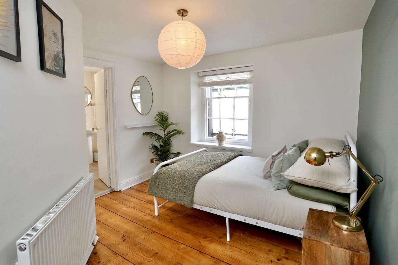 Cwm Seren - Luxury Apartment 克里克豪厄尔 外观 照片